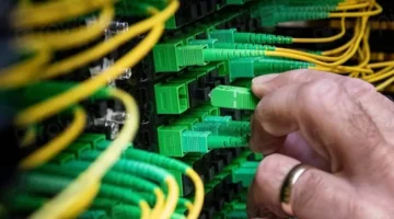 المصرية للاتصالات توسع شبكات الفايبر لتسريع الإنترنت الثابت في المنازل